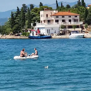 Riva Omisalj