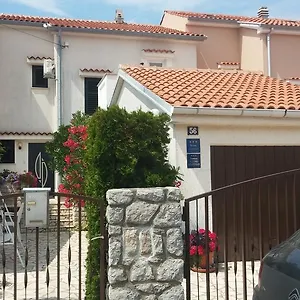 Melina Apartman